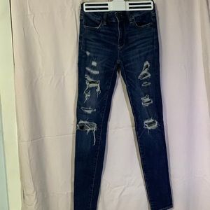 American Eagle distressed “jegging” skinny jeans